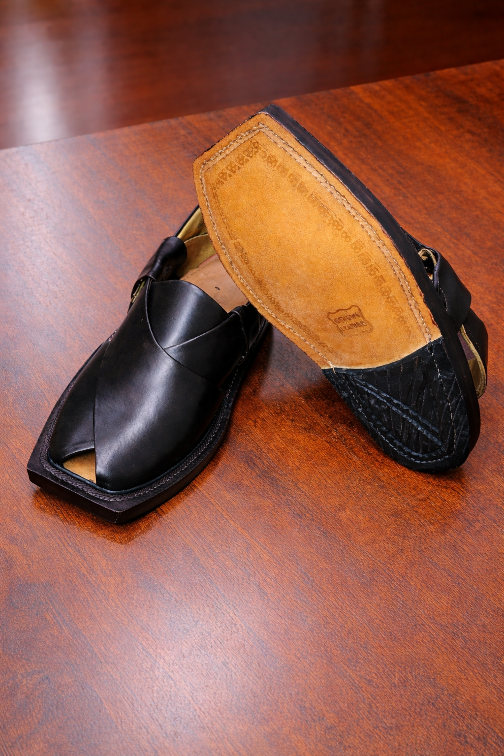 Italian Leather Narozi Chappal Black