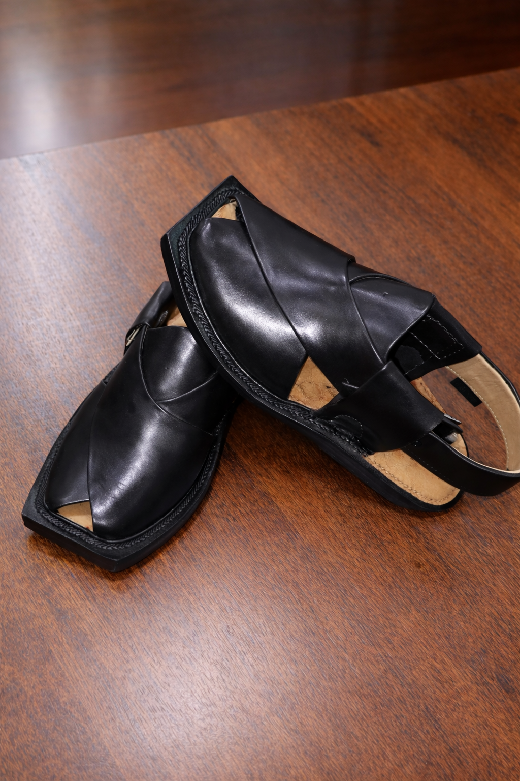 Italian Leather Narozi Chappal Black